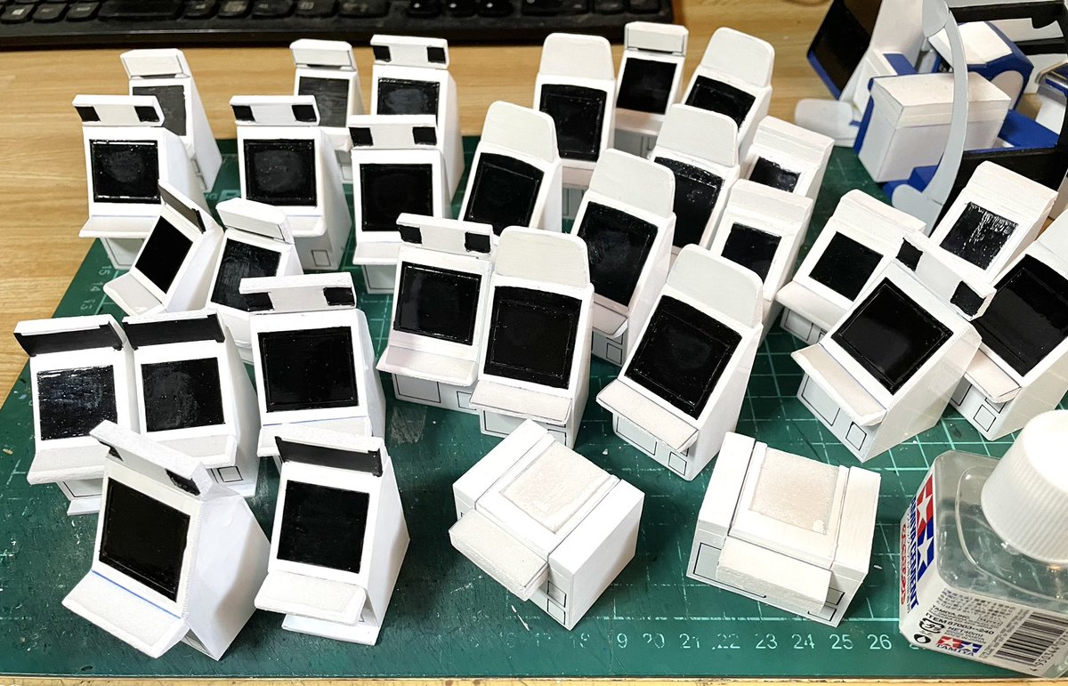 SINPACHY's tweet image. サボってばかりで全然進まな〜いw
😂
#筐体ミニチュア　#アーケードゲーム