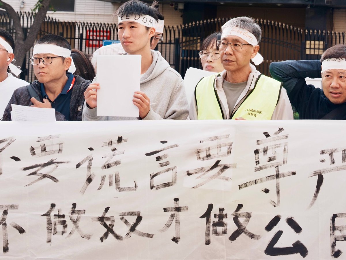 Alaniverso61407's tweet photo. 白纸运动三周年，我们没有忘记。白纸运动的延续不会断开，对自由封锁的反抗火焰也必将延续下去！ https://t.co/wlz4ogrZ7t