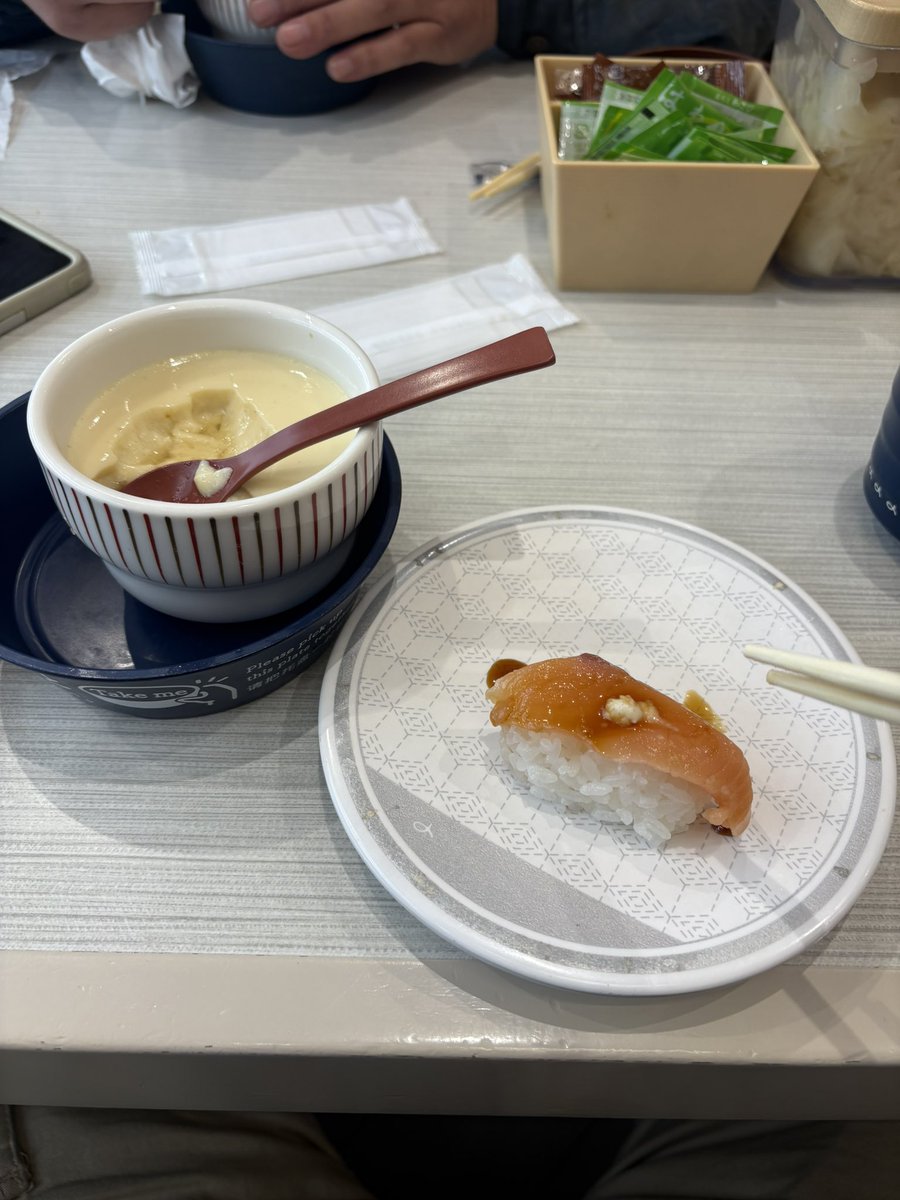sampo_88dohc's tweet image. 無事に帰ってこれました👍
はま寿司来ましたが100円の皿が殆ど消えましたね…