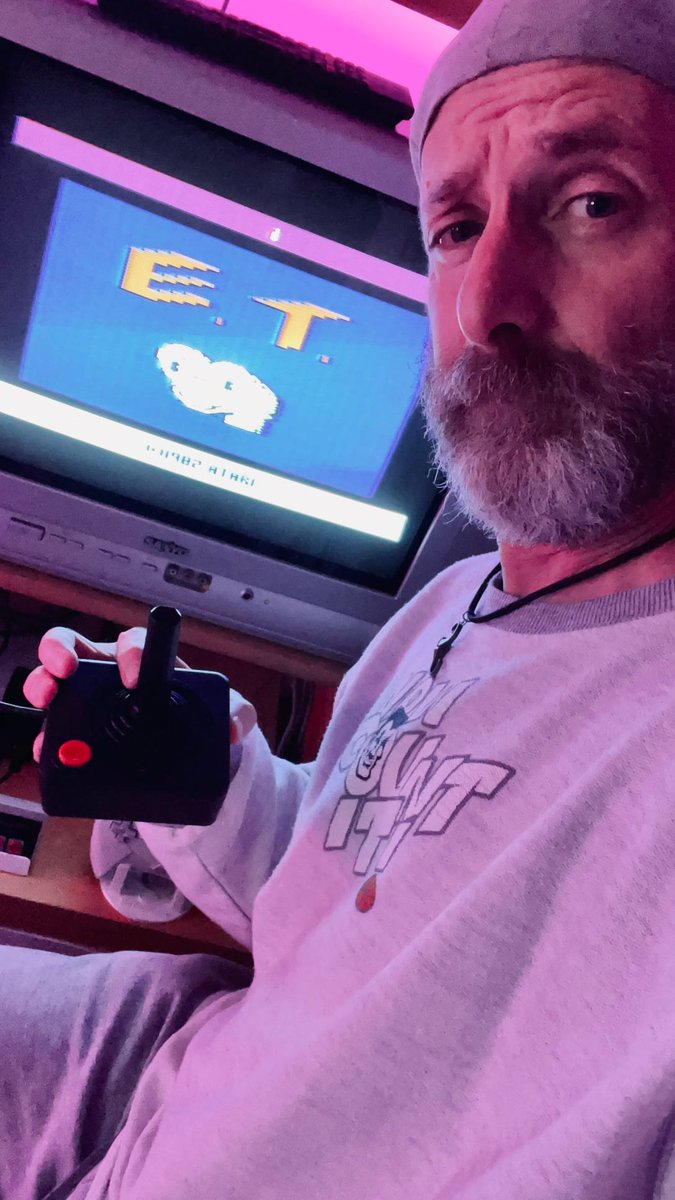 turk182es's tweet image. Petite torture matinale 🕹 

Bon dimanche à tous !

#Retroblog #Retro #Retrogaming #oldies #Vintage #Jeuxvideo #Videogames #Atari #VCS #ET