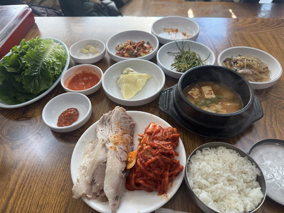 pbftrend's tweet photo. こちらも韓国の安国にあるご飯屋さん
ポッサムが過去一美味しくてペロリでした。
この量で1人前。
1,700円くらいだったかな？
日本人は見かけなかったです。
まだ穴場なのかな？ https://t.co/aarjmPEKaj