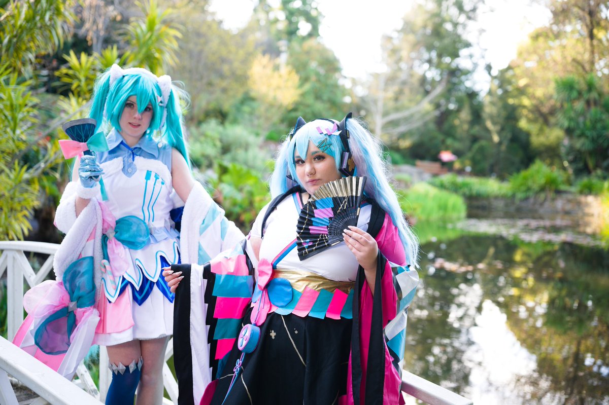 Castastrophecos's tweet photo. Aren't we just the cutest heheh

I've been working hard behind the scenes making my special week wig but I keep forgetting to take pictures of my progress 😭😭 I should probably work on yuna too but I've been so swamped with work and the holidays coming up I got no free time!! https://t.co/aTvpa2BjW9