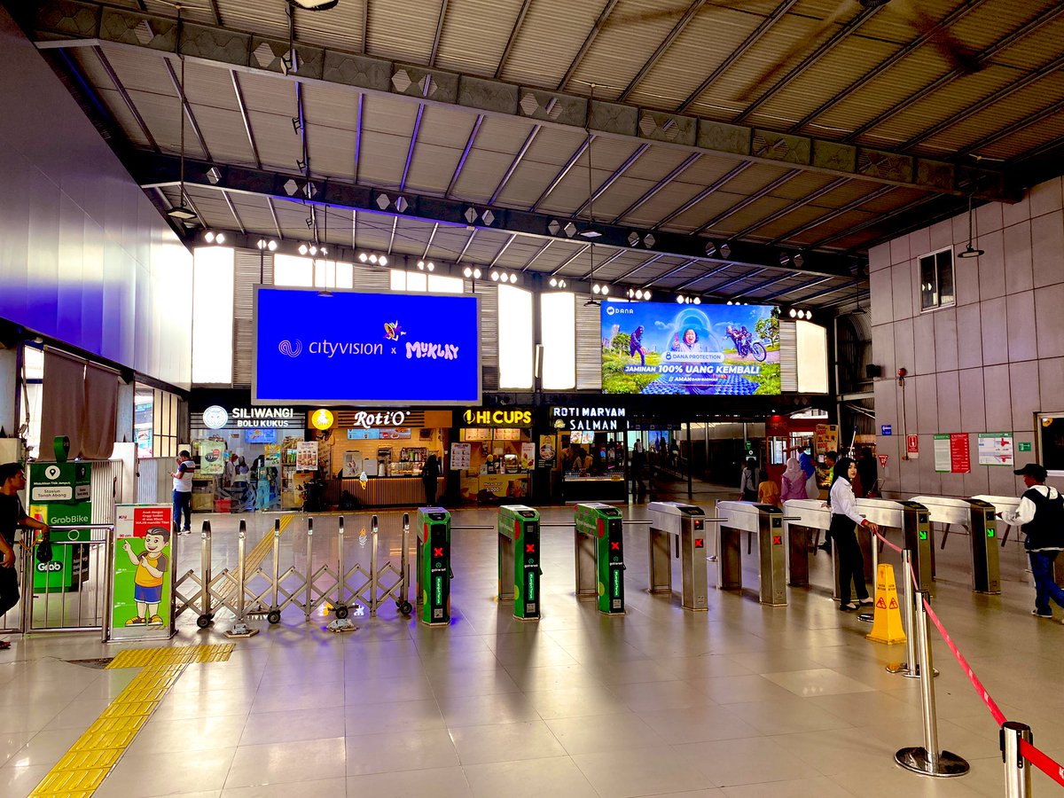 New Tanah Abang Station <a href="/CommuterLine/">KAI Commuter</a> <a href="/KAI121/">Kereta Api Indonesia</a>