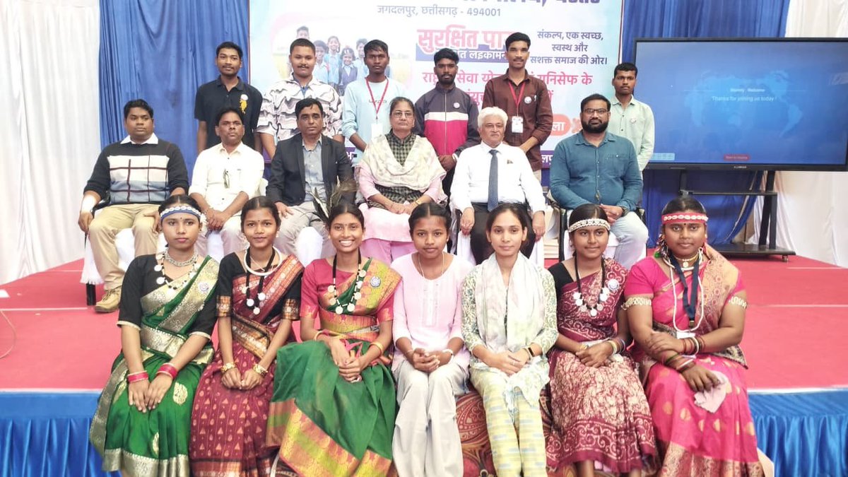 AbhishekTrip_hi's tweet image. Under the “Surakchit Para Surakchit Laikaman 3.0” initiative,a productive workshop of NSS Officers was held at Shaheed Mahendra Karma University, Bastar.
The VC graced the workshop and shared valuable insights on cleanliness, nutrition, GBV, mental health, and importance of SBC