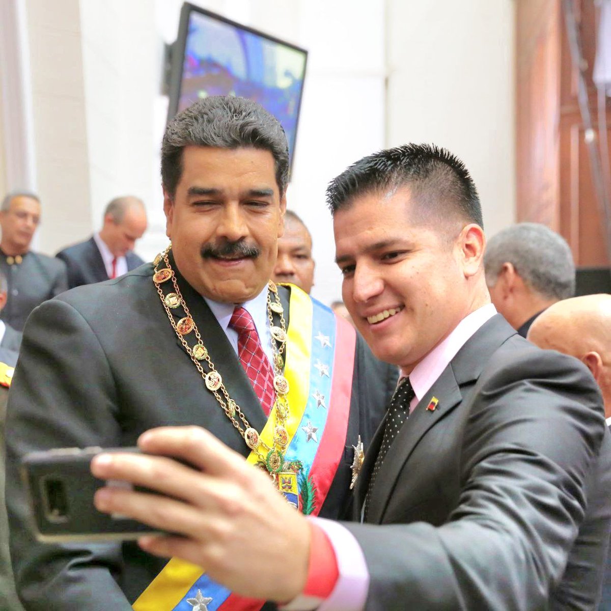 ¡Feliz cumpleaños Presidente <a href="/nicolasmaduro/">Nicolás Maduro</a> !🥳

Los mejores deseos siempre, mucha vida, salud, sabiduría, felicidad, éxitos, para seguir siempre con el Pueblo, legado del Libertador y el Comandante, construyendo Patria🇻🇪

¡Bendiciones Jefe, gran abrazo! 🤗

#FelizCumpleañosNico