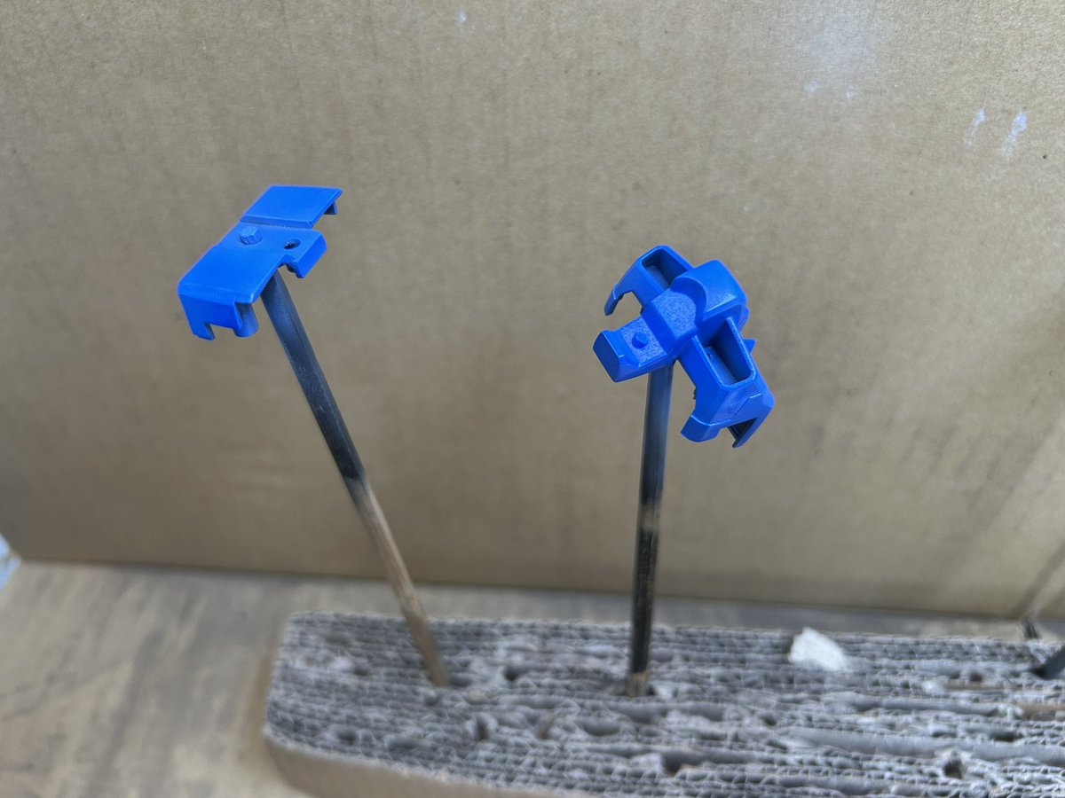 ブルーは4回塗って終わり。このくらいにしといてやるわ。 チマチマと