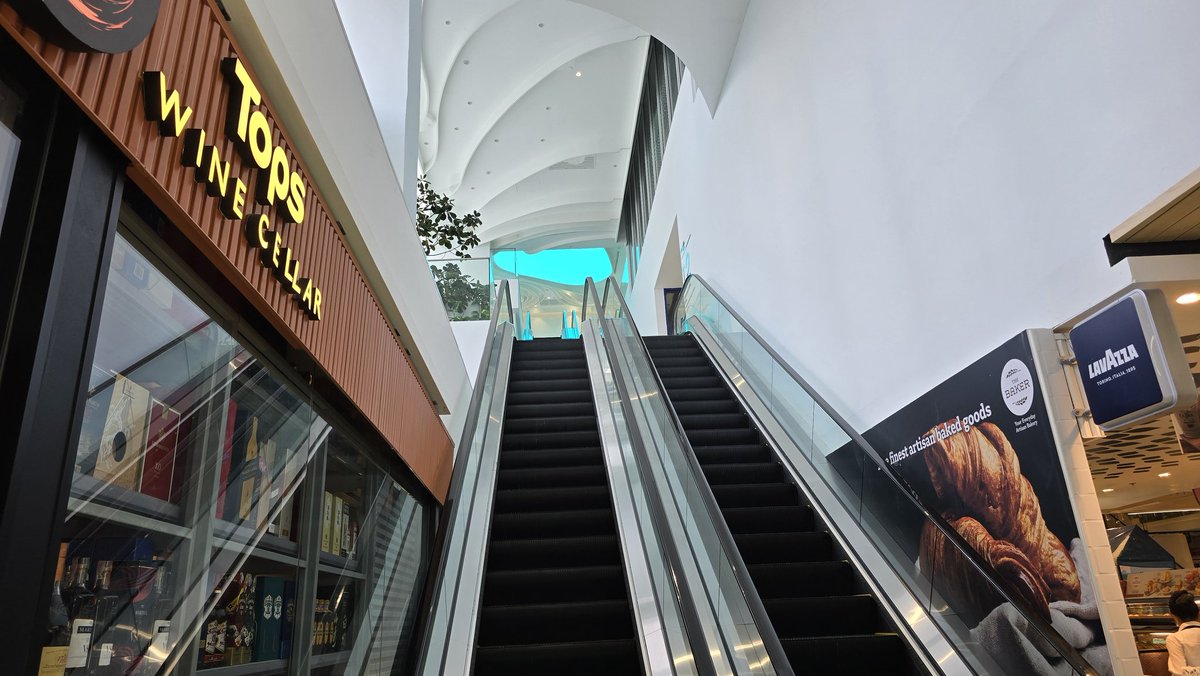 S_book6797's tweet image. วิธีไป
 #JMEESHOPTH #REDTHREADQUESTEVENT
BTS ทองหล่อ ลงบรรได exit 3 เดินตรงไปโบกพี่วิน 15 บาท บอกตึกมาเช่ (ตึกทีเพลส)
 ไม่แนะนำให้เดินร้อนมาก 😆

ถึงตึกแล้วขึ้นบรรไดเลื่อนไปจนสุดจะเจอเจ้าหน้าที่อยู่ขวามือ เดินไปลงทะเบียนน้องจะพาขึ้นลิฟไปเป็นรอบๆที่จองกันไว้