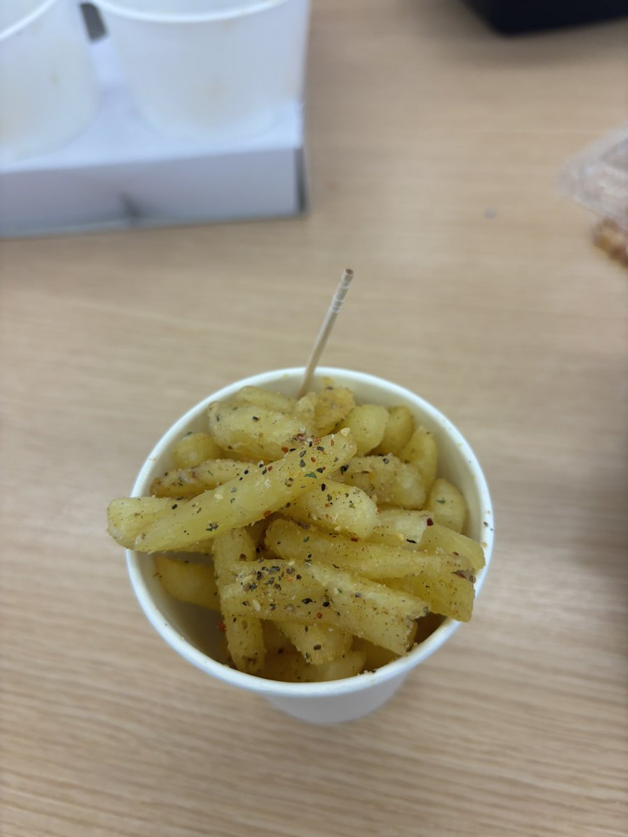 happyacupoint's tweet photo. 📍東京有明医療大学 学祭

ふっくら香ばしいうなぎ。
大学いも×アイス、絶妙。
スパイスのきいたポテトも美味。
どれも最高でした☺️

同日開催の 全日本鍼灸学会関東支部 にも参加しています☺️ https://t.co/ZbjO6hLU7j