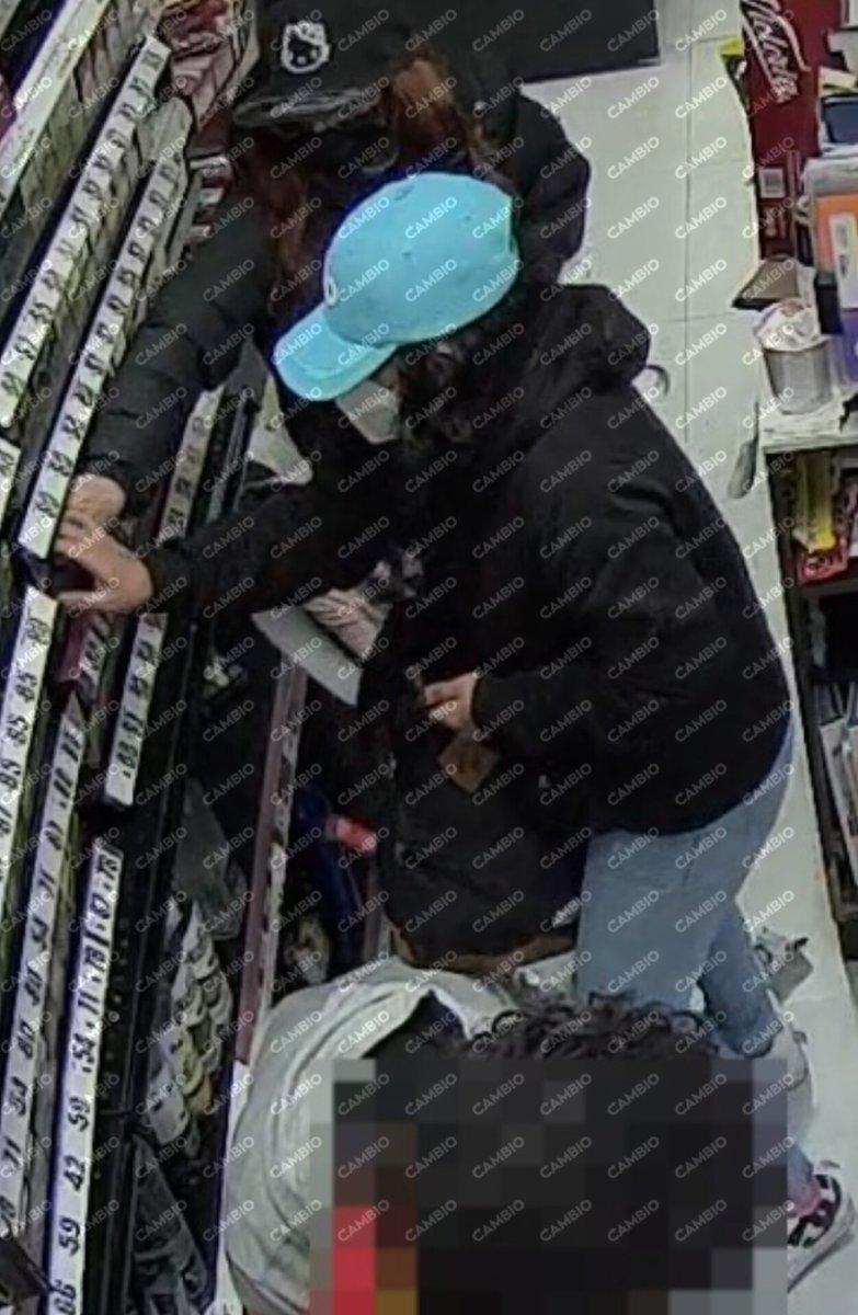 Diario_Cambio's tweet image. 🚨#ATENCIÓN | Estos sujetos acaban de encañonar a los empleados de un OXXO ubicado en la Avenida Rosendo Márquez en la colonia La Paz Puebla; los responsables fueron dos hombres y dos mujeres, quienes se llevaron mercancía y dinero en efectivo

#diariocambio #Puebla