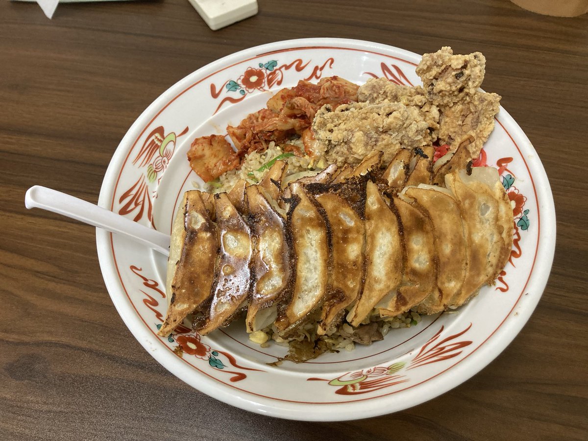 maestria217's tweet photo. 昼飯にチャーハンお願いって頼んだんやけど
もうチャーハン見えませんやん https://t.co/bNLyWbMOw4