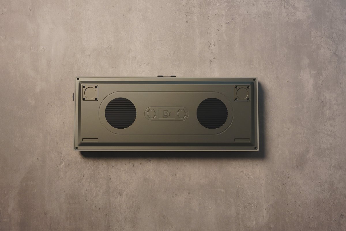 Desktoptribe's tweet image. The VINTEM75 Spray-Finish Edition unifies sprayed coating with anodization in a single form. Where heritage sensibility meets technical precision, this is a dialogue of craftsmanship and industrial design, distilled into minimal purity.
#MechanicalKeyboard 
#CustomKeyboard