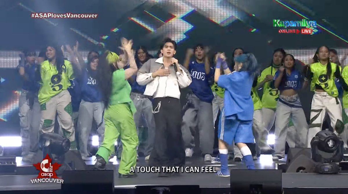 KapamilyaTFC's tweet image. Making all the girls blush in Vancouver, it&apos;s #JarrenGarcia! 😍

📸 via ABS-CBN Entertainment/ YouTube

@ASAPOfficial 

#ASAP #ASAP30 #ASAlovesVancouver #ASAPonTFC #TFC #TheFilipinoChannel