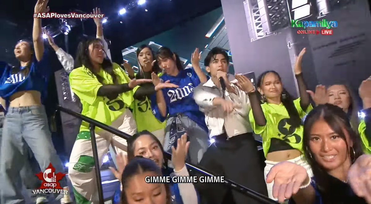 KapamilyaTFC's tweet image. Making all the girls blush in Vancouver, it&apos;s #JarrenGarcia! 😍

📸 via ABS-CBN Entertainment/ YouTube

@ASAPOfficial 

#ASAP #ASAP30 #ASAlovesVancouver #ASAPonTFC #TFC #TheFilipinoChannel