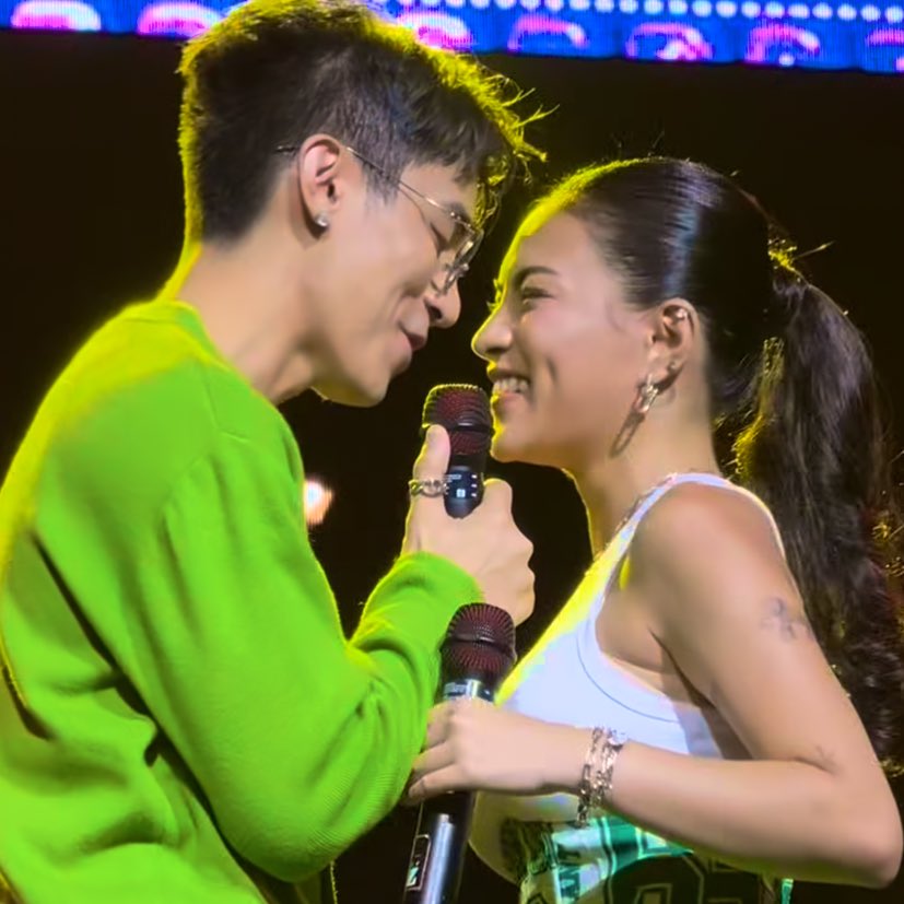 kez_iah010's tweet image. when he looks into your eyes and the whole world stops... that&apos;s love! ✨