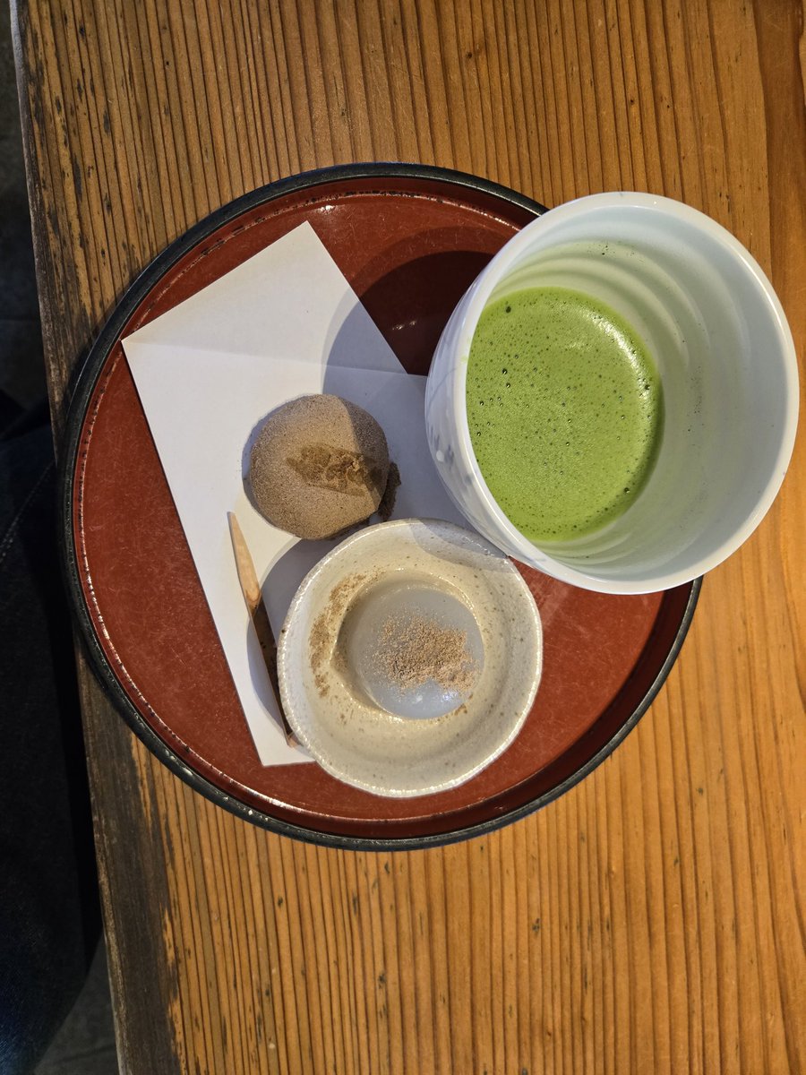 ドライブの一息にお茶と饅頭(^-^)
最近バイクに全然乗れない(´･ ･`)