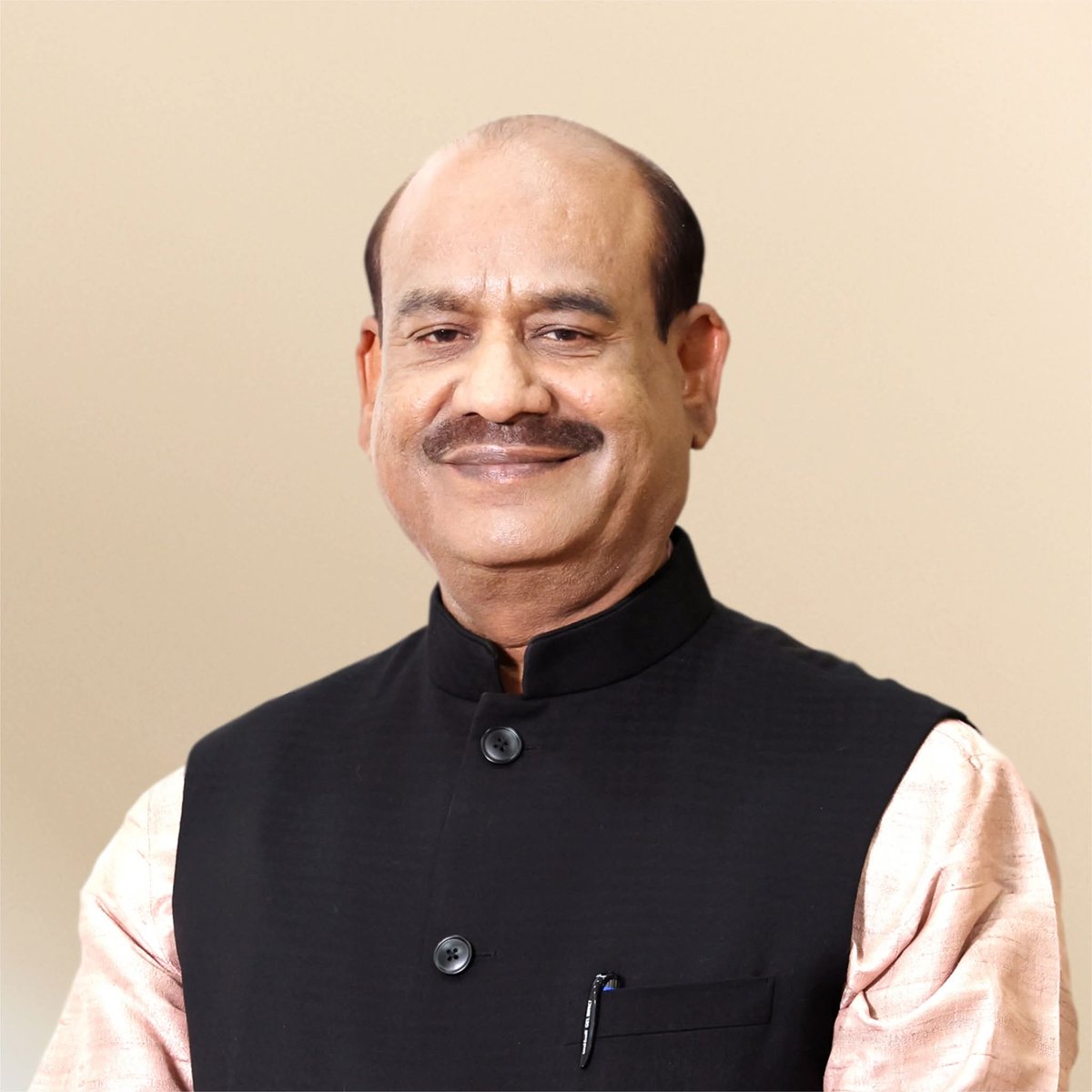 माननीय लोकसभा अध्यक्ष एवं कोटा लोकसभा क्षेत्र से सांसद श्री <a href="/ombirlakota/">Om Birla</a> जी भाईसाहब को जन्मदिवस की हार्दिक बधाई एवं शुभकामनाएं 💐💐

प्रभु श्रीराम से आपके उत्तम स्वास्थ एवं दीर्घायु जीवन की कामना करता हूँ !