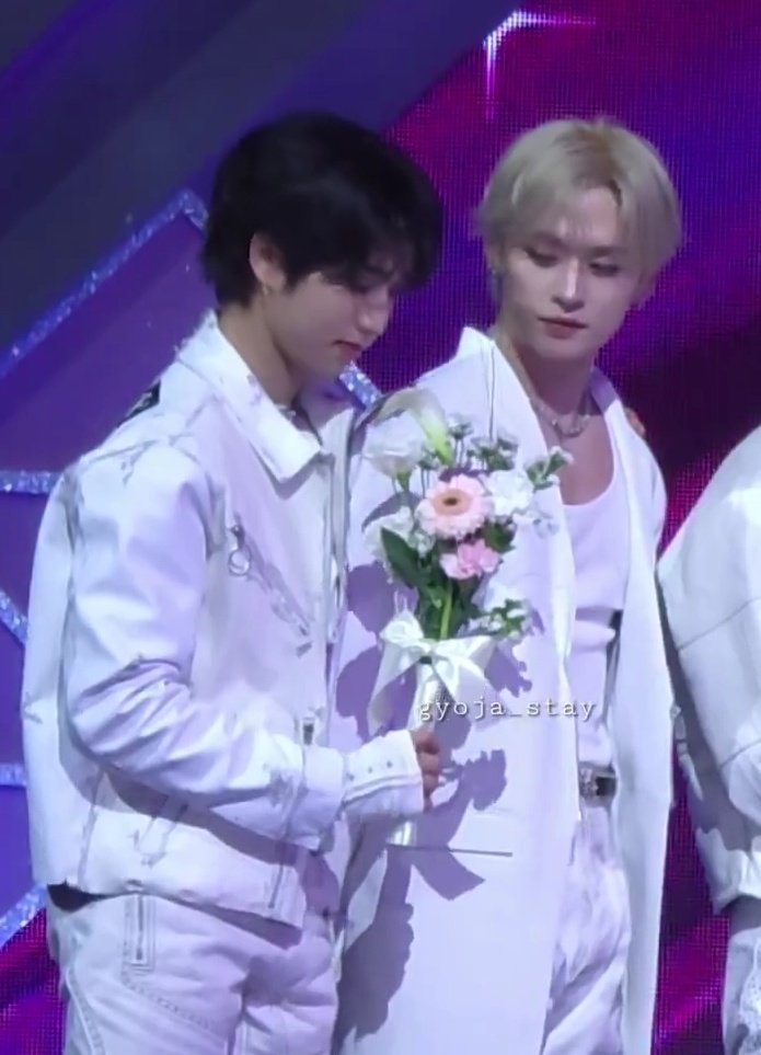 Lat⚡️ tweet media