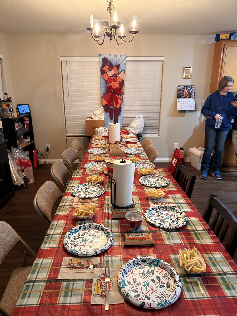 miatassme's tweet photo. FRIENDSGIVING ‼️‼️‼️‼️ https://t.co/CAKPDvKgck