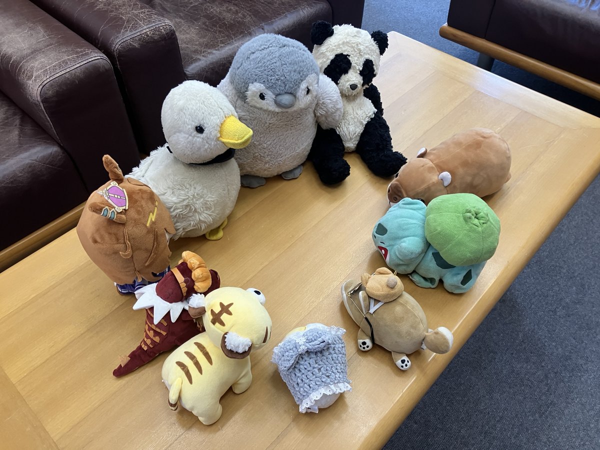 ncam_Nagoya's tweet image. 【#ぬいぐるみお泊り会】本日から10体のぬいぐるみが名古屋市美術館にお泊りをします。まずはみんなで顔合わせ！これから1週間よろしくお願いします！お泊り会の様子は明日からこのアカウントで紹介していきます。