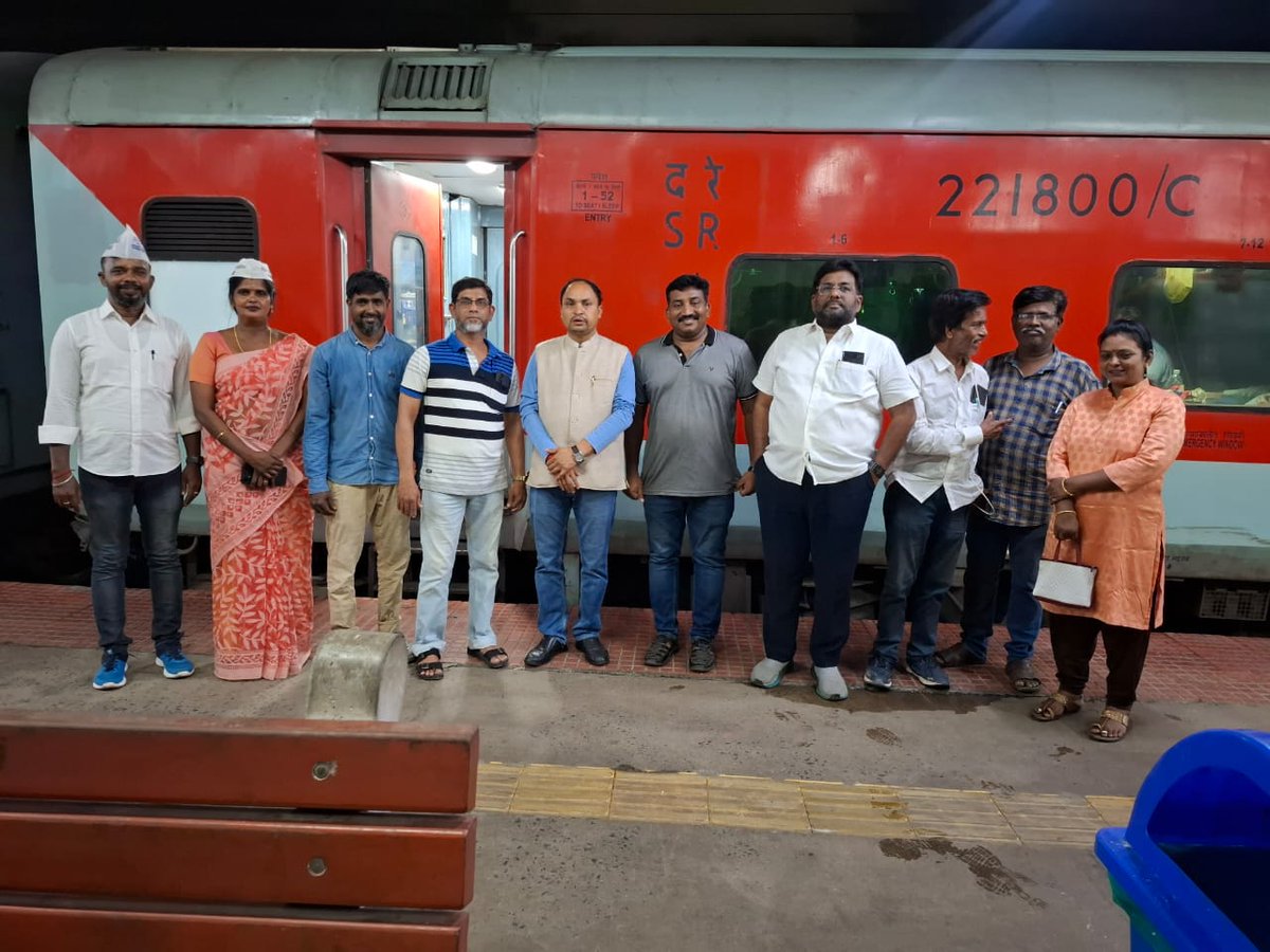 PankajSinghAAP's tweet image. Heartfelt thanks to all the party leaders and volunteers for their support and respect.
Best wishes to all of you for your upcoming endeavours.