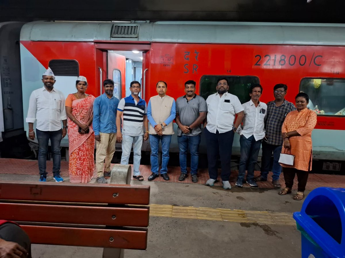 PankajSinghAAP's tweet image. Heartfelt thanks to all the party leaders and volunteers for their support and respect.
Best wishes to all of you for your upcoming endeavours.