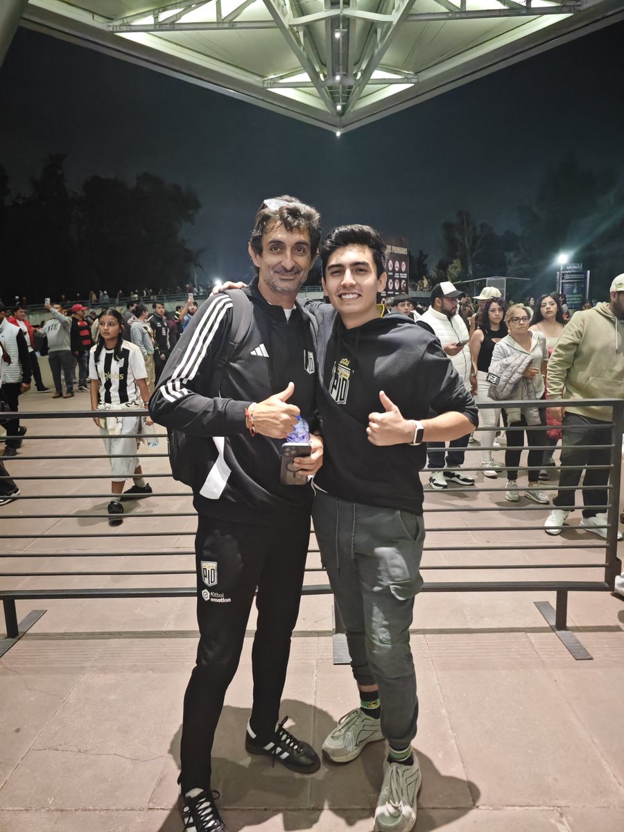 Kenneth 🐷🐺 tweet media