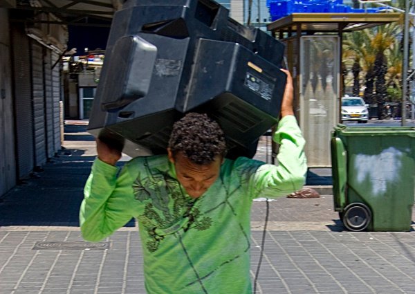 hadzerudze's tweet image. Amka utuwekee highlights ya game ya Manchester City na  tv imeletwa  na  kijana Jeremiah Doku tuone na yeye 🤣🤣🤣🤣