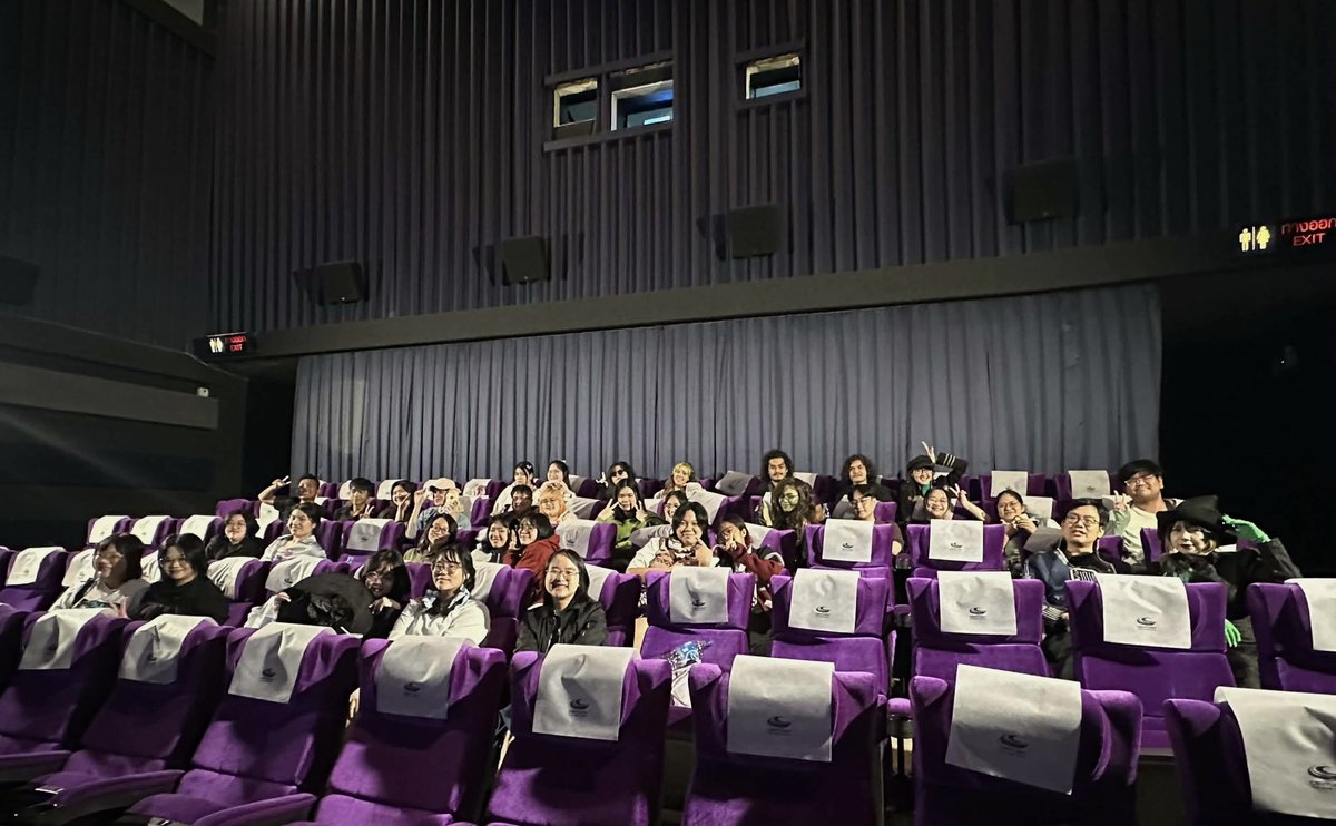 CurtainCall_TH's tweet image. น้องดุจดาวขอขอบคุณเพื่อนๆ theater kids ทุกคนที่มาร่วมกิจกรรม Wicked For Good ของเรานะคะ เสียงเชียร์กระหึ่มโรงมากๆเลย💚🩷 
ไว้พบกันใหม่หากมีกิจกรรมอื่นๆในอนาคตนะคะ🫧

#CurtainCall_TH #CurtainCallTHSpecial