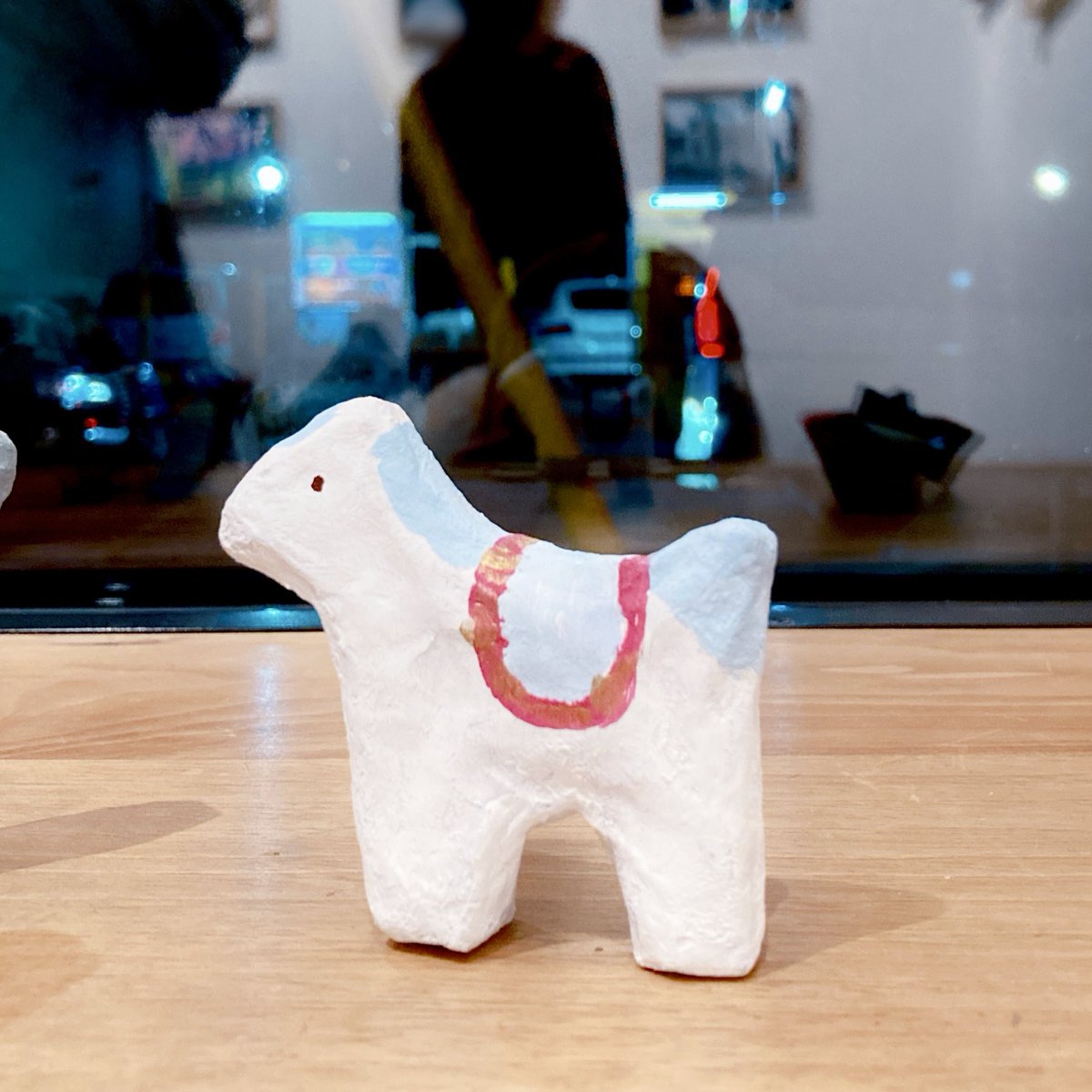 hime_ramen_girl's tweet image. 素敵な個展に行ってきたよ🎠
リアルをファンタジーで出力したみたいな世界観がよすぎた〜〜！
星座のシールあって個人的にあがった！！かわいい！！！