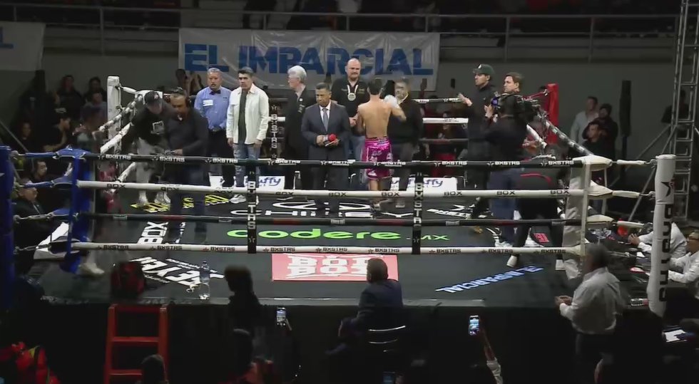 En Hermosillo ya en el ring Sergio "Yoreme" Mendoza y Mpumelelo Tshabalala (Eliminatoria IBF minimosca)

#ESPNKnockOut #BXSTRS