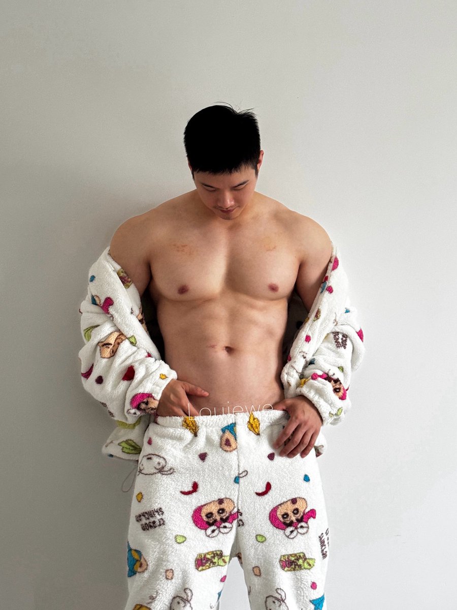 王府系列所有内容已更新完！感谢大家对于《王府秘史》的支持和反馈，想要的宝贝可以点击下方链接观看。

完整版请访问：
fansone.co/Louiewe