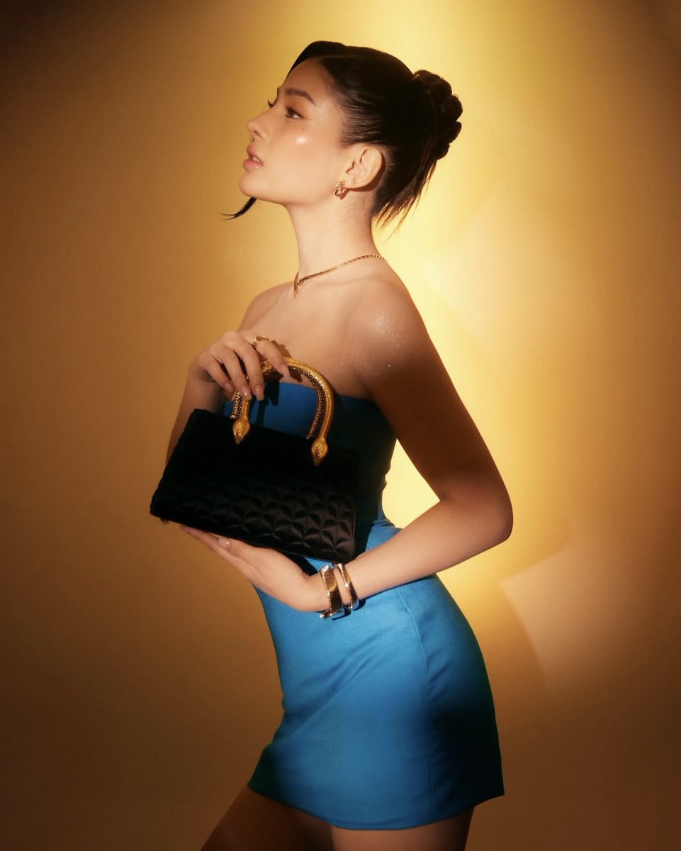 wing_xxix's tweet image. Choosing to understand another’s viewpoint can transform conflict into clarity, helping both sides feel heard rather than dismissed or invalidated.

AZuperBABE ON RSP
#RegalStudio_AZ | #AzMartinez