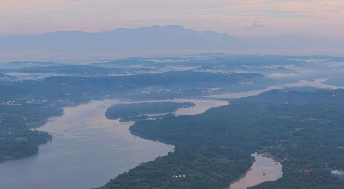 dumbupole's tweet image. Tulunad, India.🇮🇳🇮🇳🇮🇳

Screenshots from an Instagram reel by the original creator sky.fly99. View the reel here: instagram.com/reel/DRYoGqZjA…
