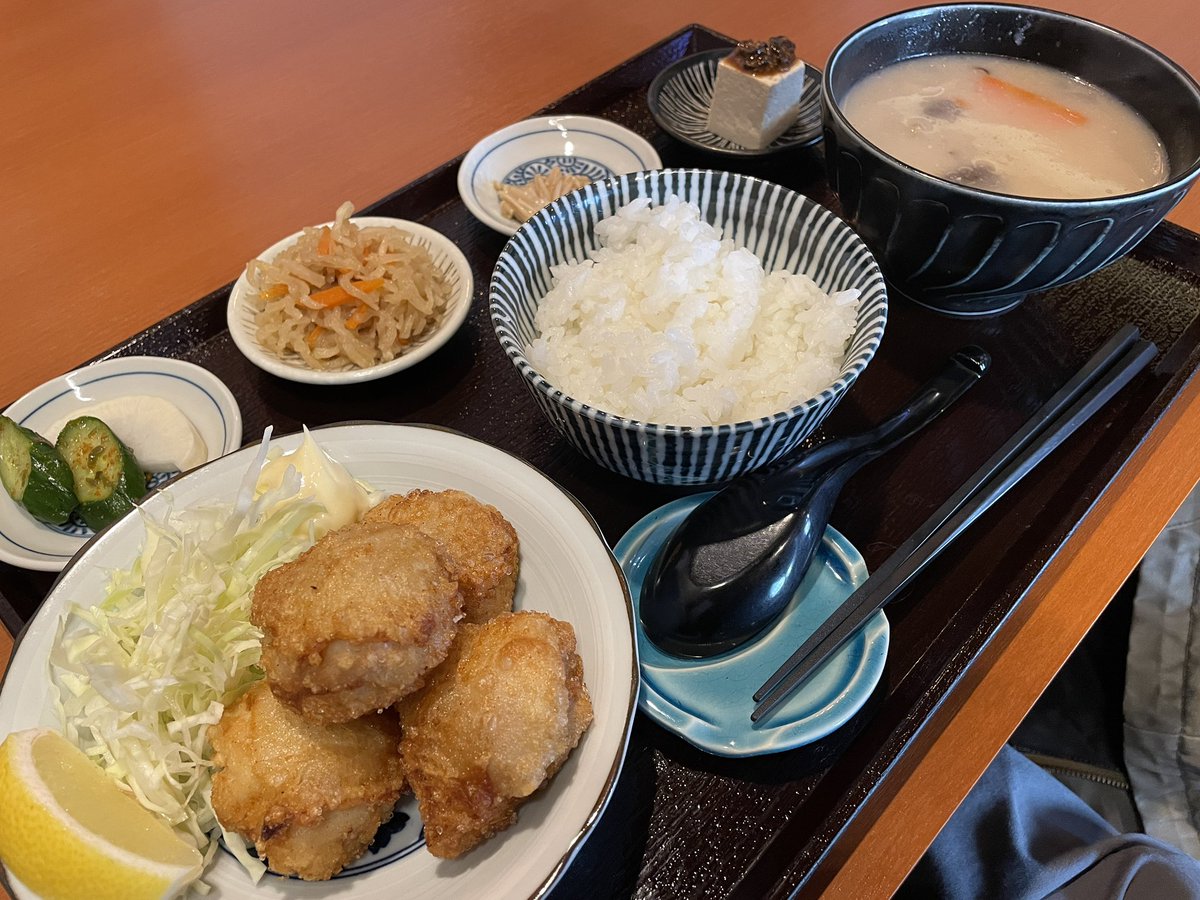 札幌市中央区南22条西9-1-2…
「粕汁定食からあげセット」を食す！
美味しゅう御座いました。。。