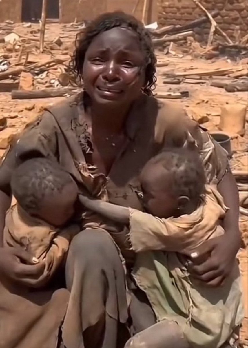 khalidi79397's tweet image. Sudanese people don’t have influencers making viral campaigns.

Sudanese people don’t have campus protests chanting their names.

Sudanese people don’t have celebrities posting black-and-white selfies pretending to care.

Sudanese people don’t have millions marching in Western…