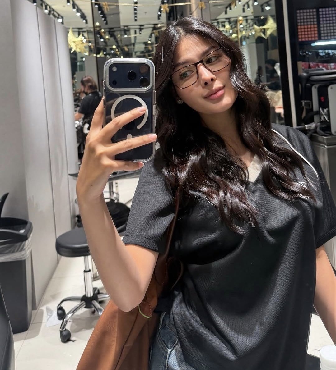 wing_xxix's tweet image. Understanding people with different viewpoints teaches you that connection thrives not through sameness, but through curiosity, respect, and genuine conversation.

AZuperBABE ON RSP
#RegalStudio_AZ | #AzMartinez