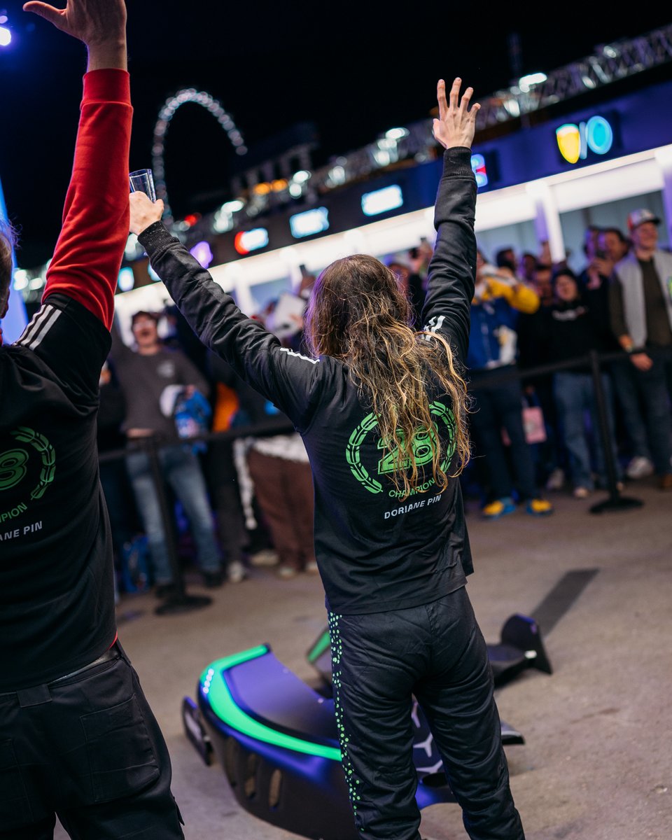 f1academy's tweet image. Nothing like celebrating with your team. 😆 🍾 

#F1Academy #LasVegasGP