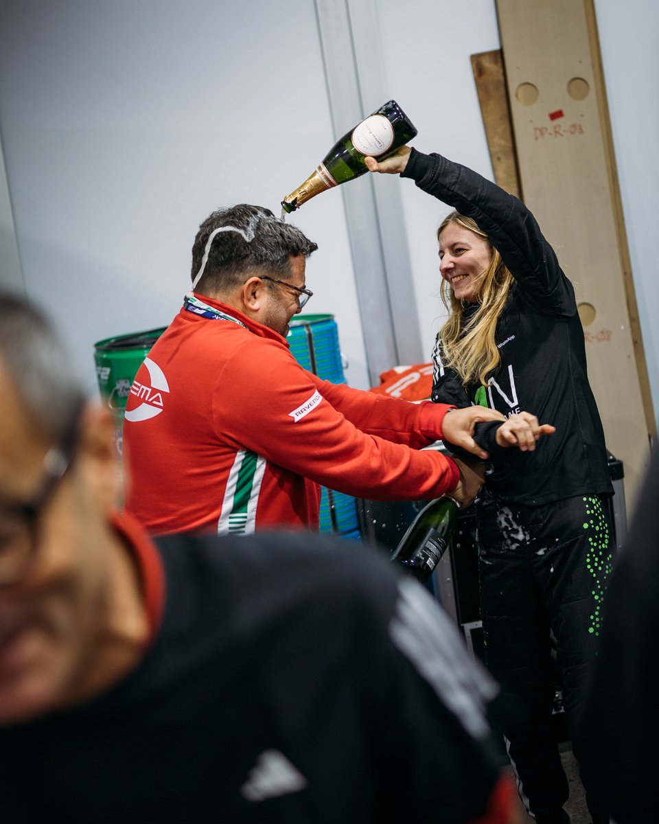 f1academy's tweet image. Nothing like celebrating with your team. 😆 🍾 

#F1Academy #LasVegasGP