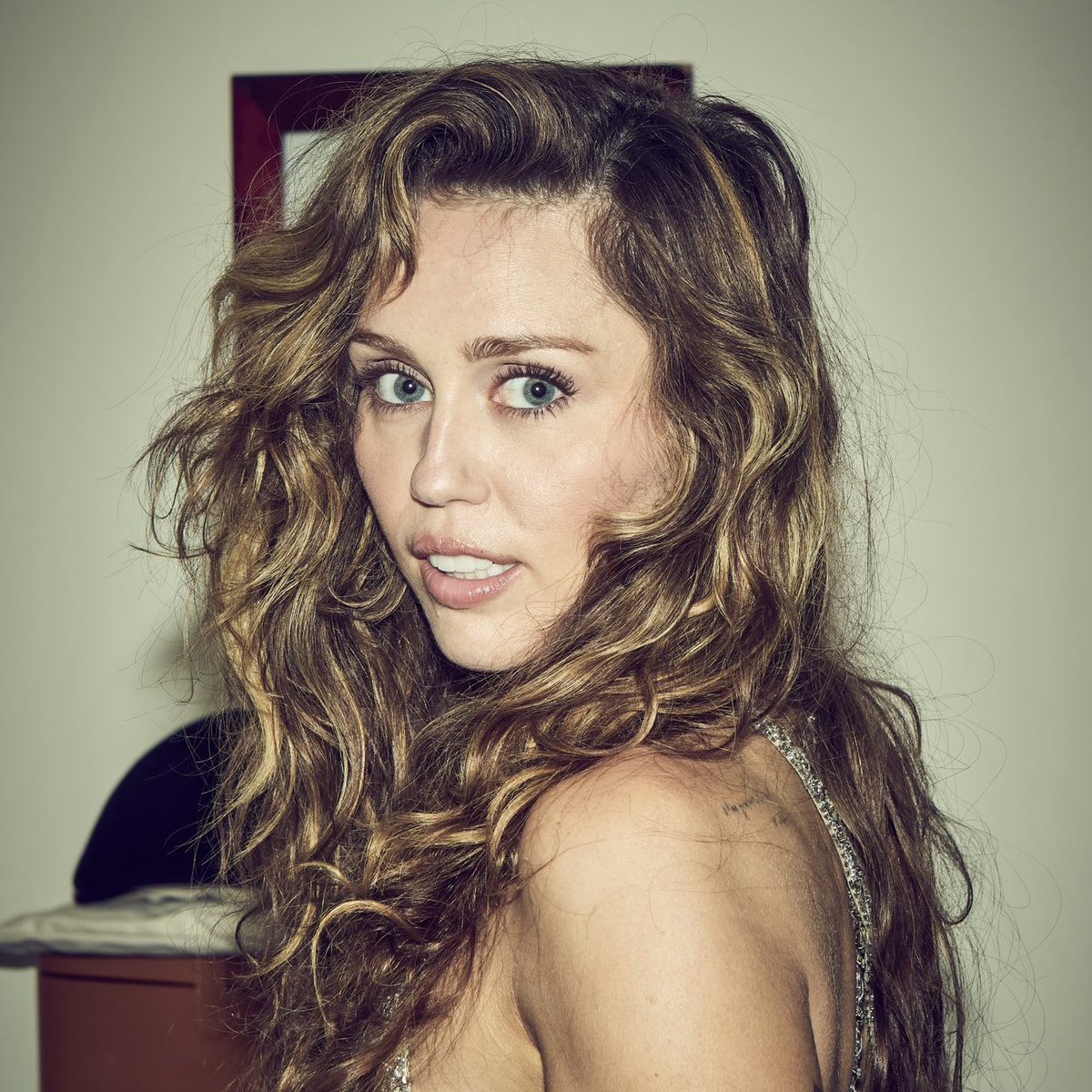 Happy 33rd birthday to the talented Miley Cyrus.