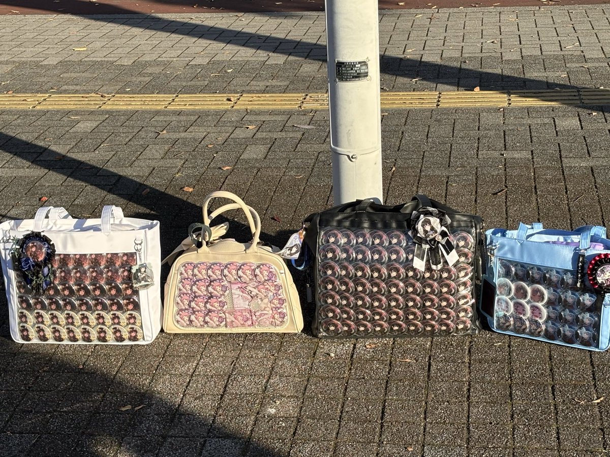 p_o_p_o_p_i's tweet image. 改めて昨日はお疲れ様でした！
FFさんや現場で繋がってもらった人のおかげでめちゃくちゃいい1日過ごせました！
ありがとうございました😊

ライブもまさかの初期の曲多すぎて復帰組としては最高のセトリだった...!
りんぶるあんせむ聴けたので大満足！
余韻がまだ残っててぼーっとしてる。