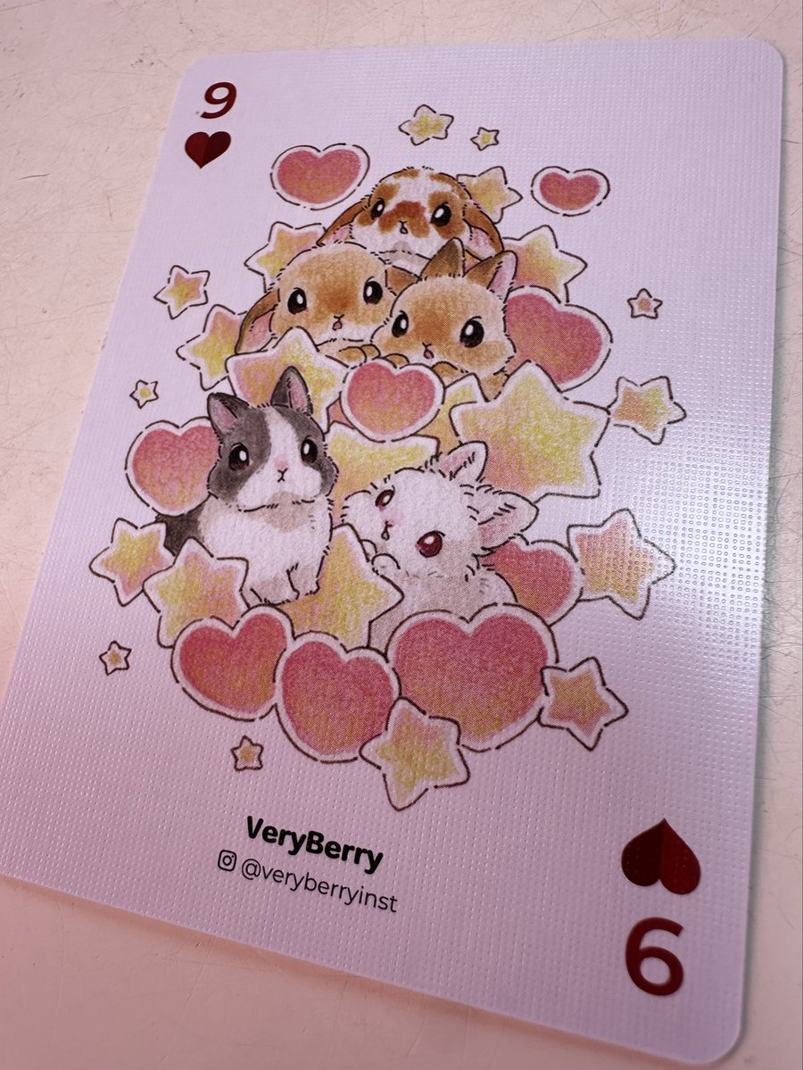 nabetthi1221's tweet image. うさぎ好きな嫁さんのために #うさぎトランプ 
をCAMPFIREで支援して届きました。
大変気に入って喜んでおられる（*´ω｀*）
お気に入りは♡9のイラストのようです。