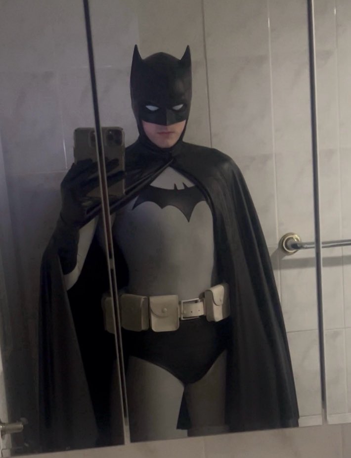 ParkerPeterPete's tweet image. yes father. i shall become a bat