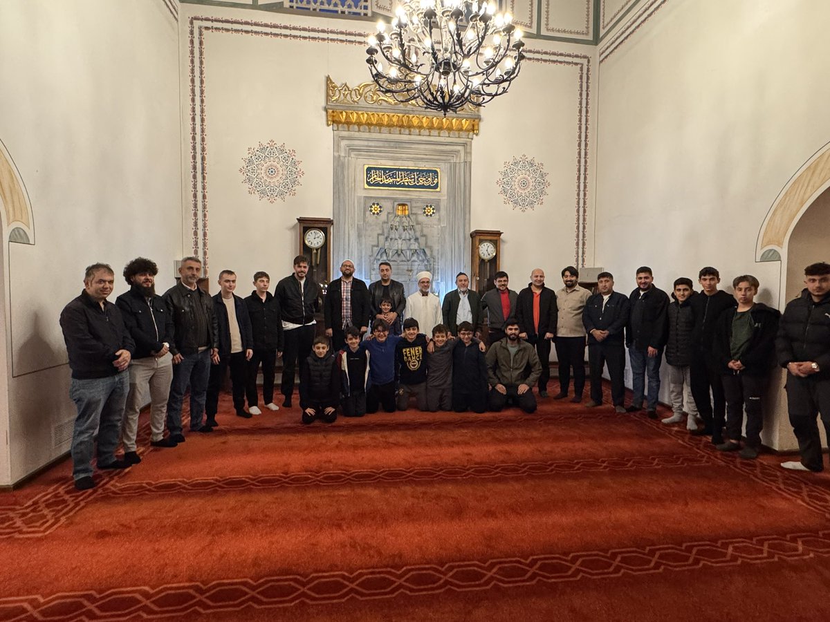 agdbeyoglu1's tweet image. Geleneksel Sabah Namazı programımızı Arap Camii’nde eda ettik.