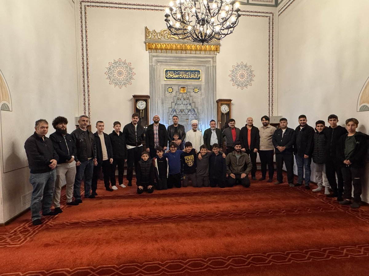 agdbeyoglu1's tweet image. Geleneksel Sabah Namazı programımızı Arap Camii’nde eda ettik.