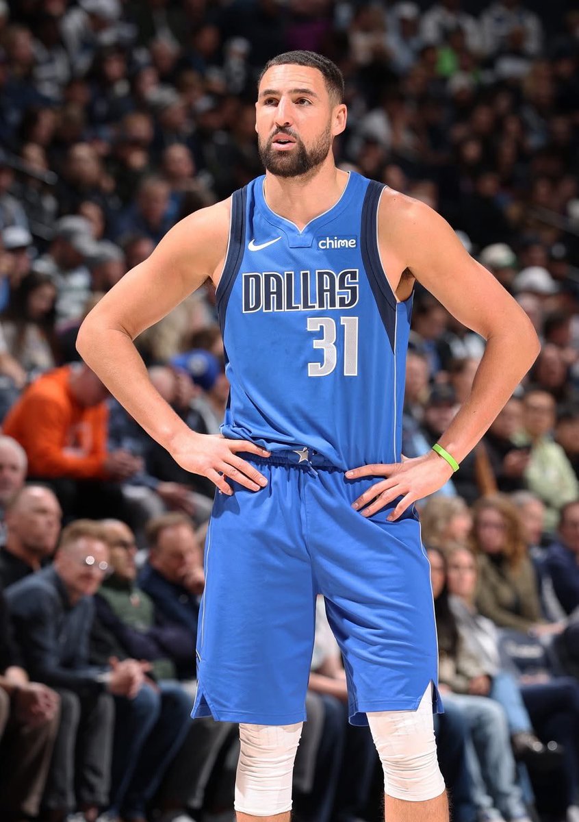 TheHoopCentral's tweet image. Klay Thompson on Ja Morant:

“He’s a funny guy. He has a lot to say all the time. Especially for a guy who rarely takes accountability.”

(via @BannedMacMahon)