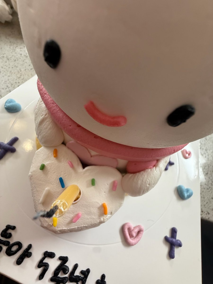 winrina_bbl's tweet image. ⭐️💭 251123
[2:04pm KST]

+pic

“Moongtaeng’s mum” 

+2 pics

“When the mic stand is taller than you”