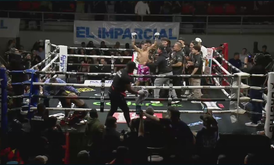 RÁPIDO Y EFICIENTE

Sergio "Yoreme" Mendoza noqueó en el 3º asalto a Mpumelele Tshabalala con golpes al cuerpo y sale triunfante de la Eliminatoria minimosca IBF 

#ESPNKnockOut #BXSTRS