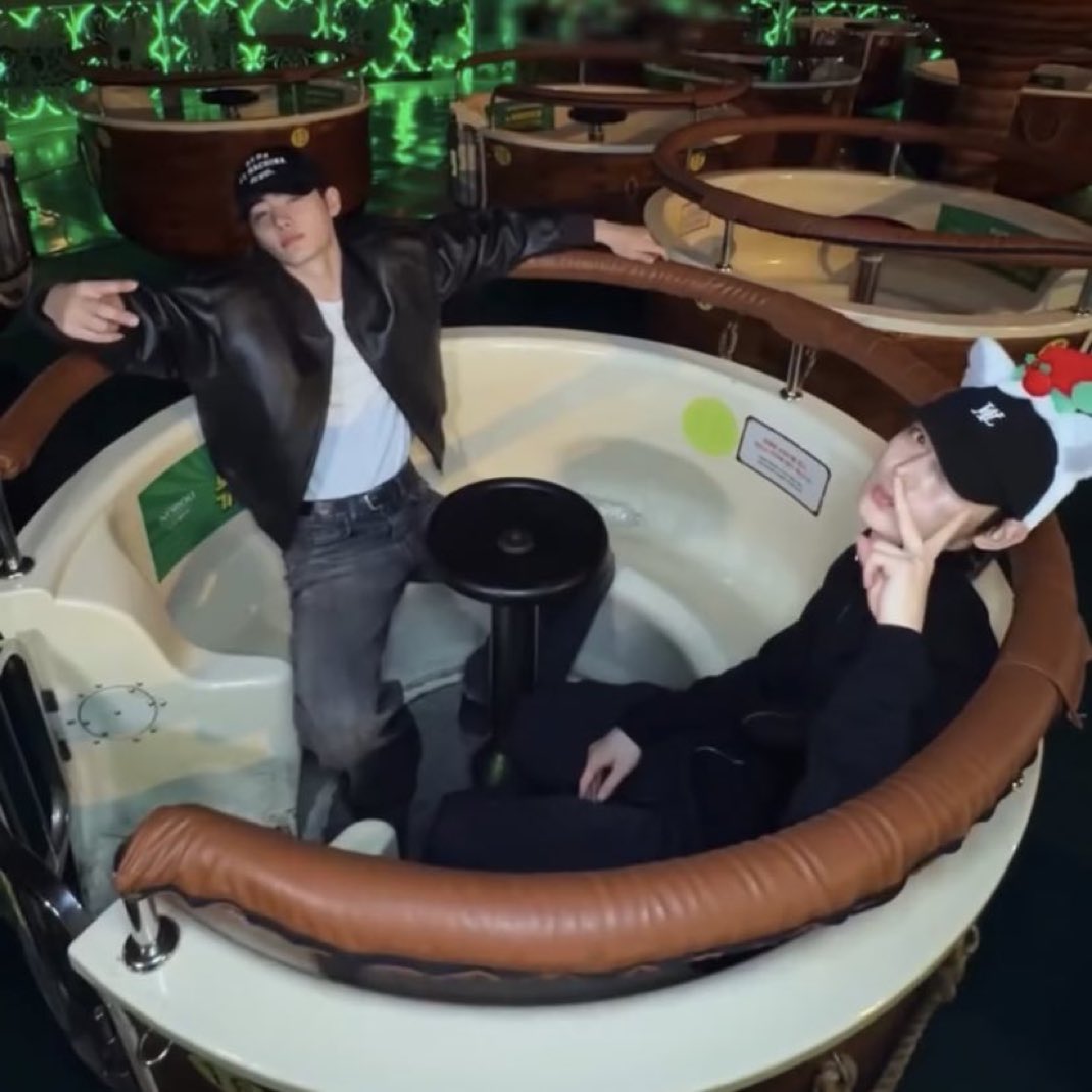 woodzjeon's tweet image. me and the baddie i pulled by rage baiting