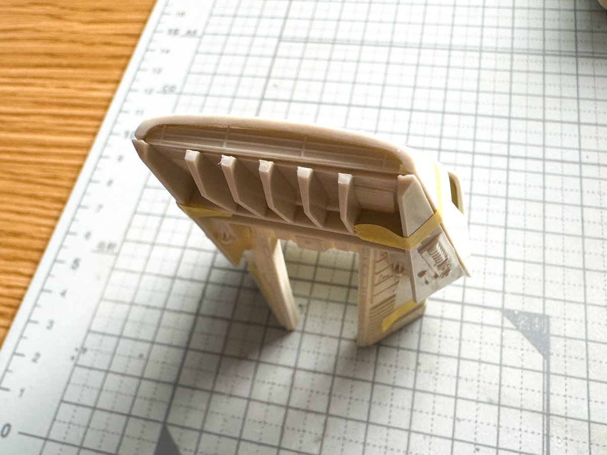 Ani_Kuzunishi's tweet image. 船首先端の格子状のパーツを作り直す。こんなとこ誰も見てねーよ的なディテールだけど、個人的に気になる箇所なのでゴザイマス。
#mpc #ShuttleTydirium #StarWars