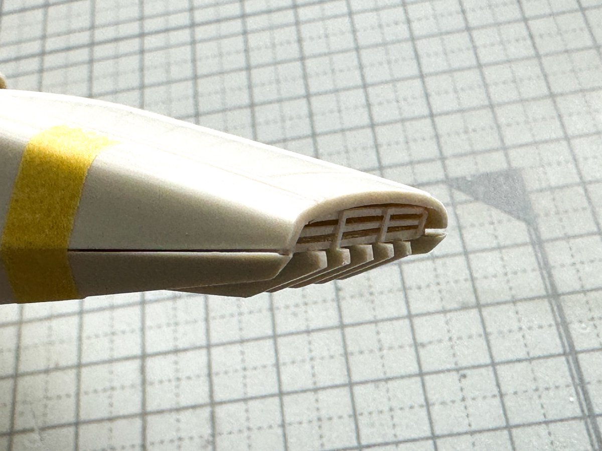 Ani_Kuzunishi's tweet image. 船首先端の格子状のパーツを作り直す。こんなとこ誰も見てねーよ的なディテールだけど、個人的に気になる箇所なのでゴザイマス。
#mpc #ShuttleTydirium #StarWars